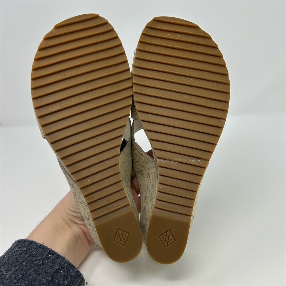 Donald J. Pliner Platform Wedge Slide Sandals Toe Loop Beige Cream Womens 10M - Picture 9 of 11